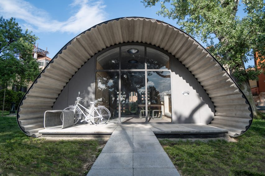 Emergency housing by Norman Foster