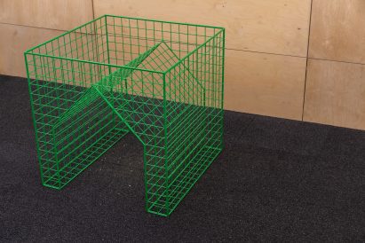 Wire dog kennel
