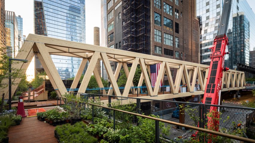 Bridge to High Line by SOM