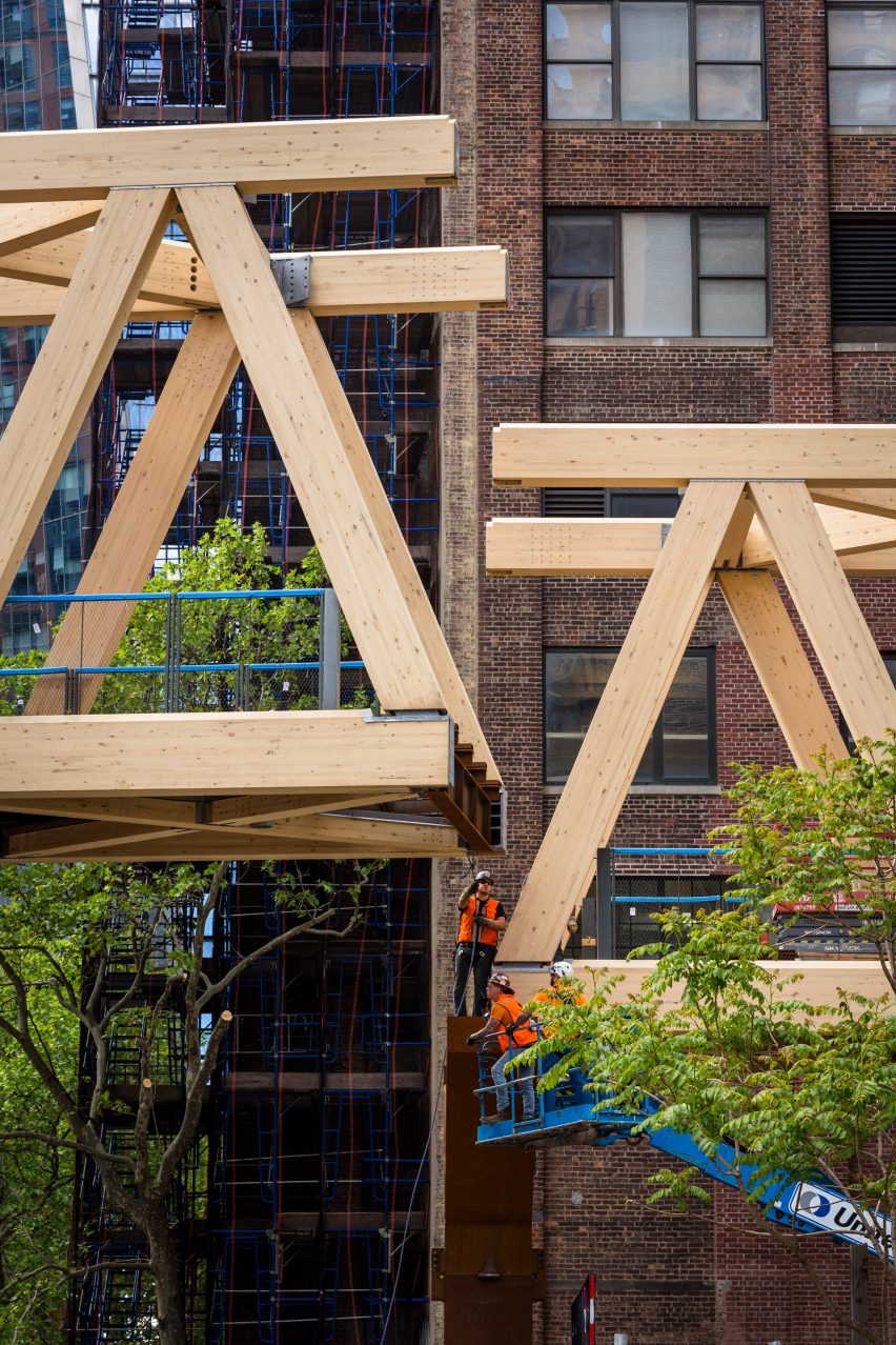 Bridge to High Line by SOM