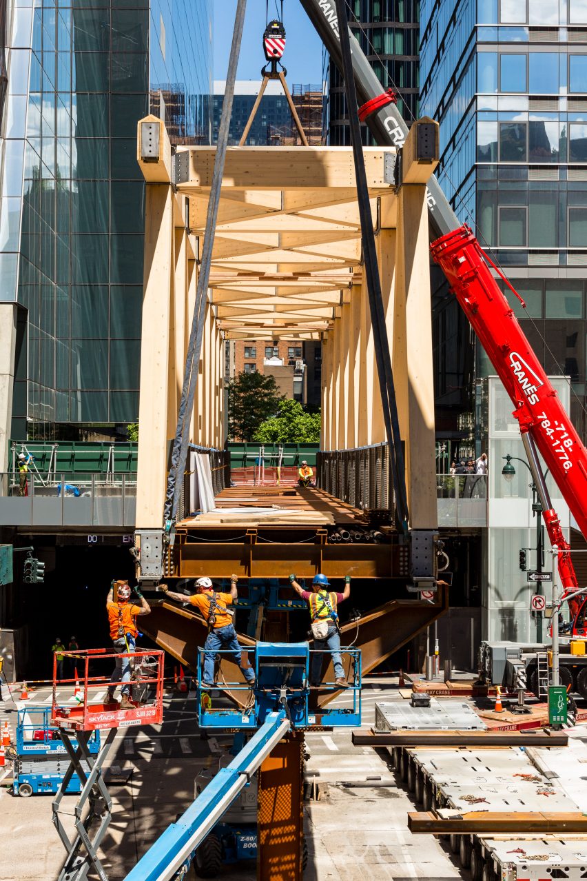 Bridge to High Line by SOM