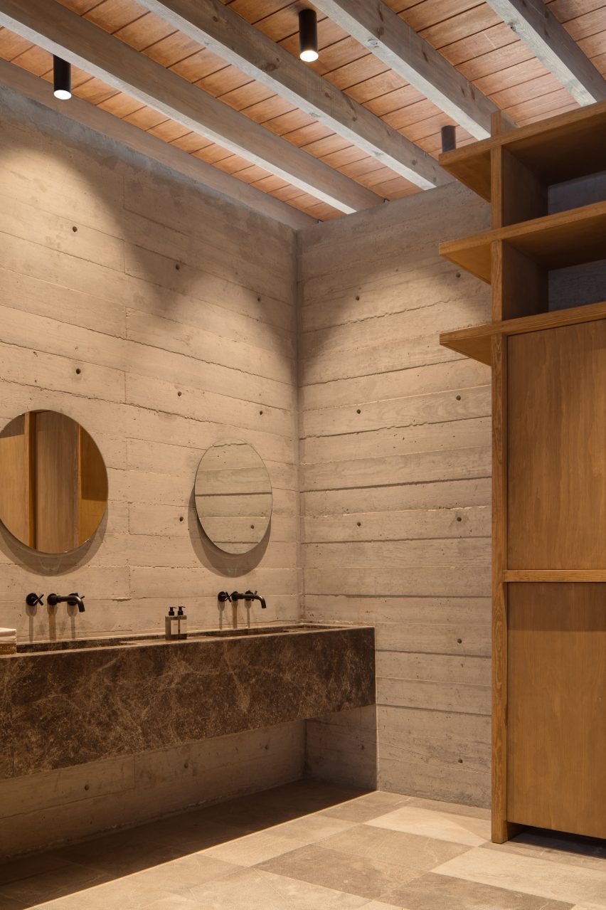 Equestrian complex by Studio RC
