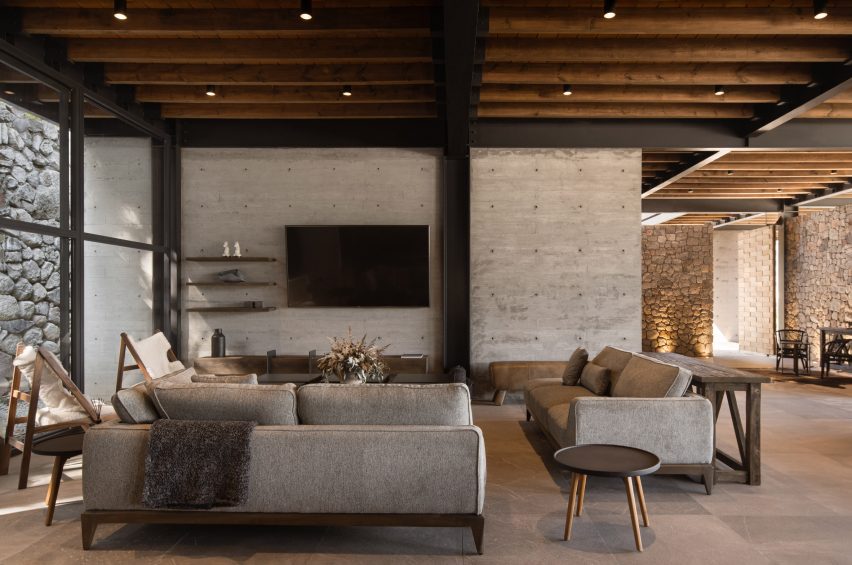 Equestrian complex by Studio RC