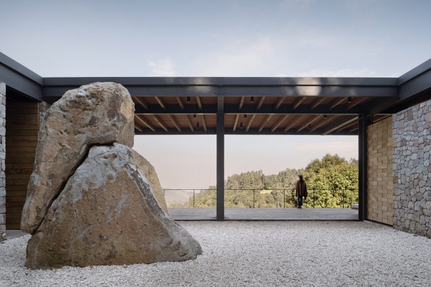 Equestrian complex by Studio RC