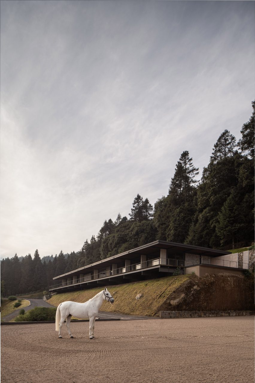 Equestrian complex by Studio RC