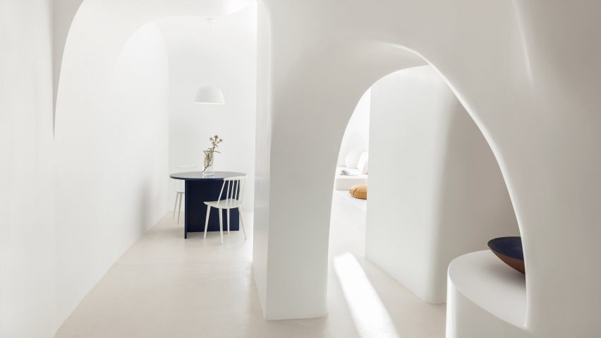 Holiday home in Santorini by Kapsimalis Architects