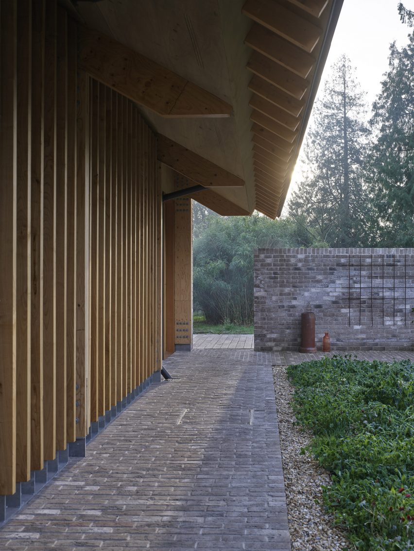 Chestnut Plantation by John Pardey Architects