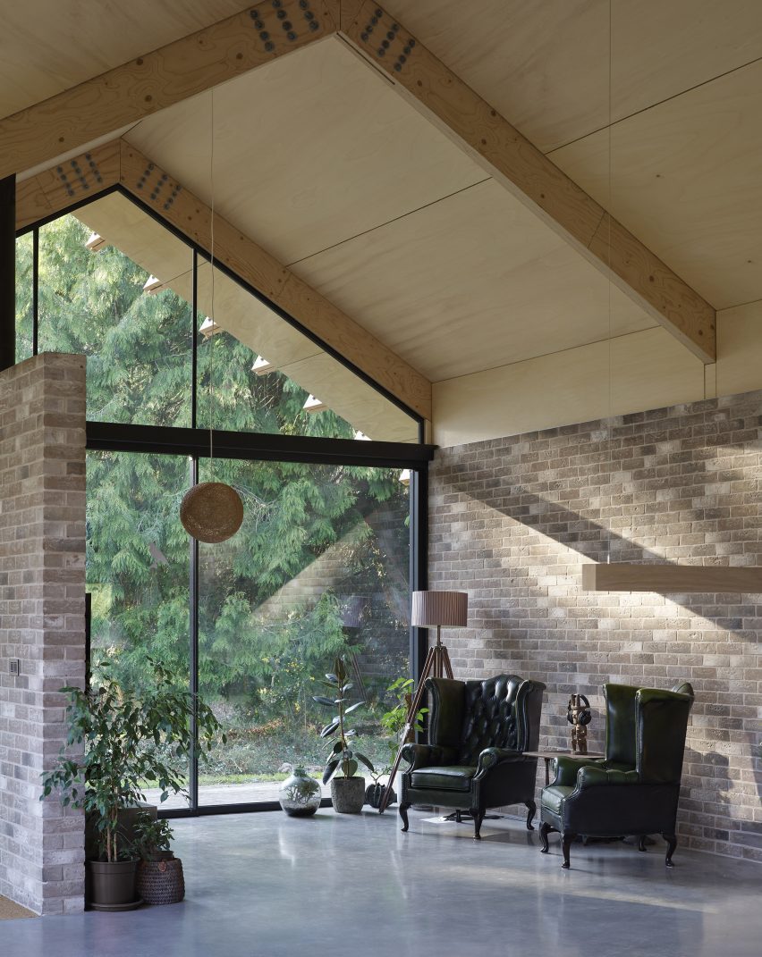 Chestnut Plantation by John Pardey Architects