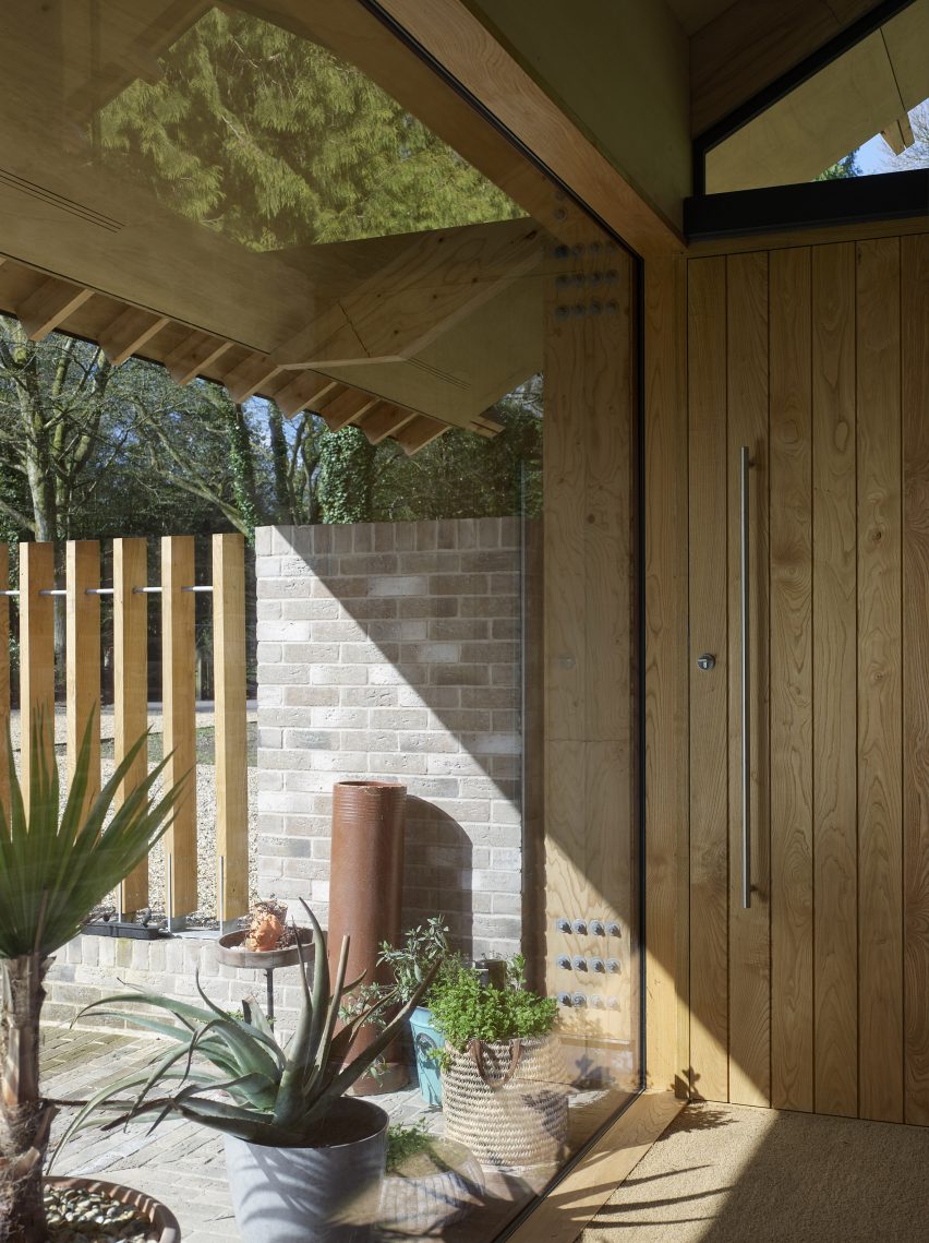 Chestnut Plantation by John Pardey Architects