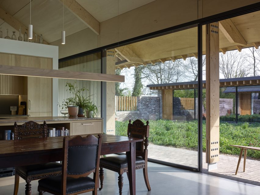Chestnut Plantation by John Pardey Architects