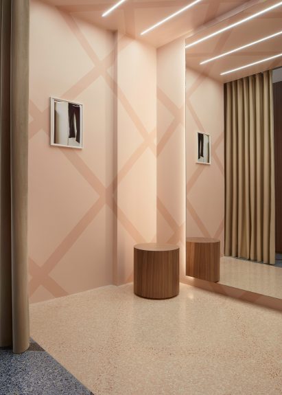 Photo of the fitting room