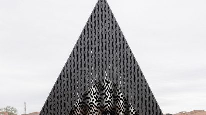 kwaee pavilion by adjaye associates