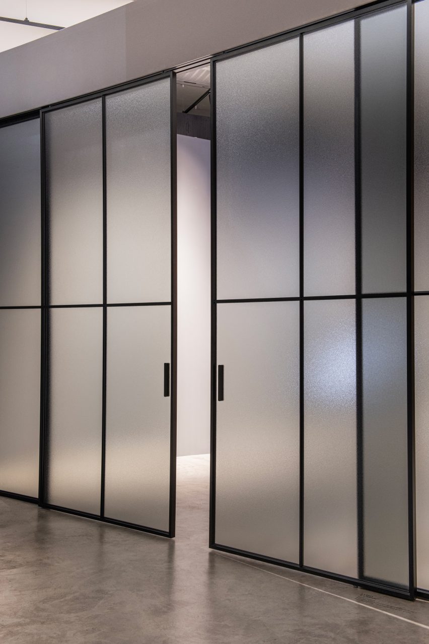 L7 Edit door system by Piero Lissoni for Lualdi