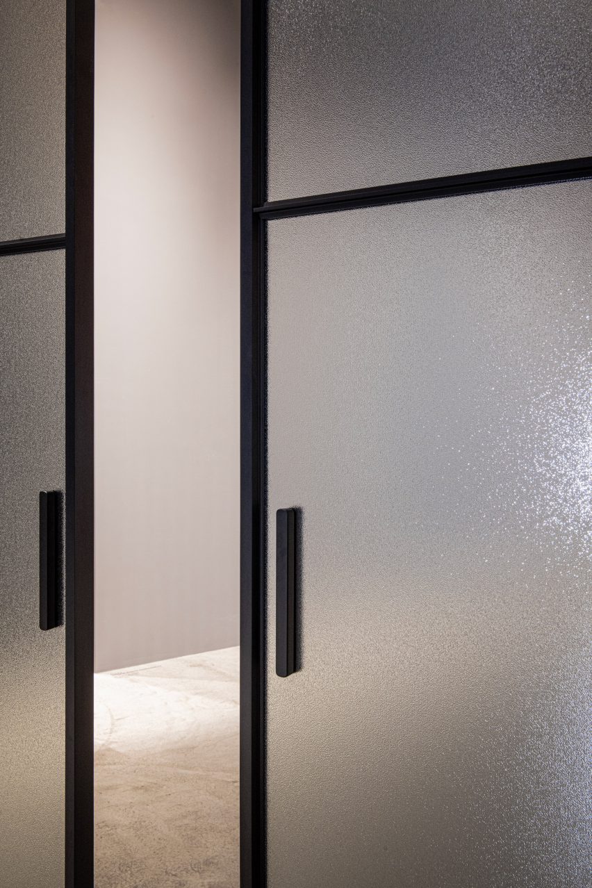 L7 Edit door system by Piero Lissoni for Lualdi