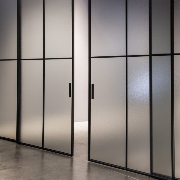 L7 Edit door system by Piero Lissoni for Lualdi