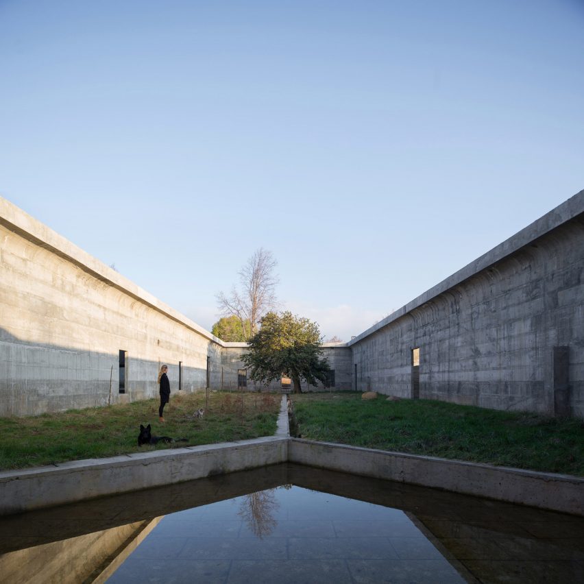 Courtyard view of Luna House by Pezo von Ellrichshausen