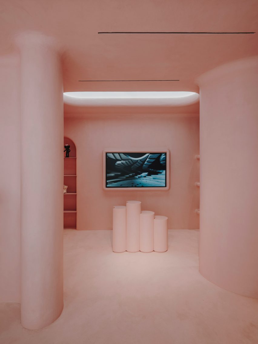 Pink interior of Moco shop in Barcelona, designed by Isern Serra and Six N. Five
