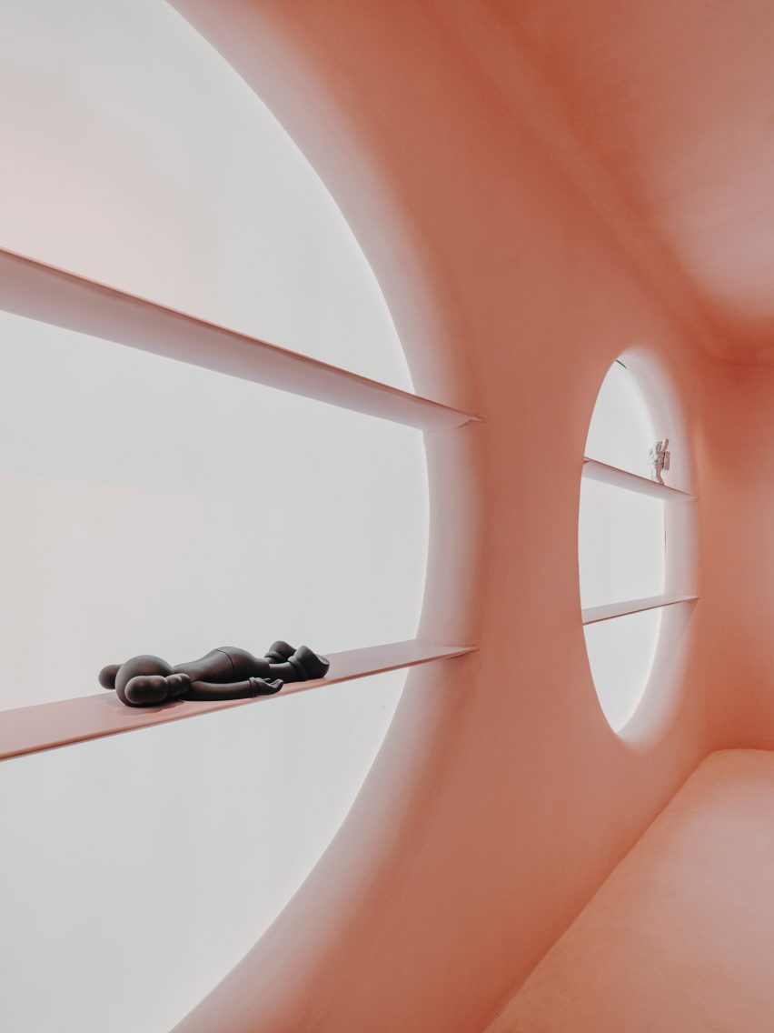 Pink interior of Moco shop in Barcelona, designed by Isern Serra and Six N. Five