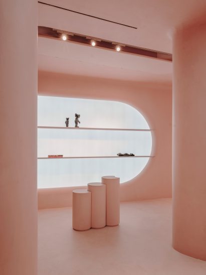 Pink interior of Moco shop in Barcelona, designed by Isern Serra and Six N. Five