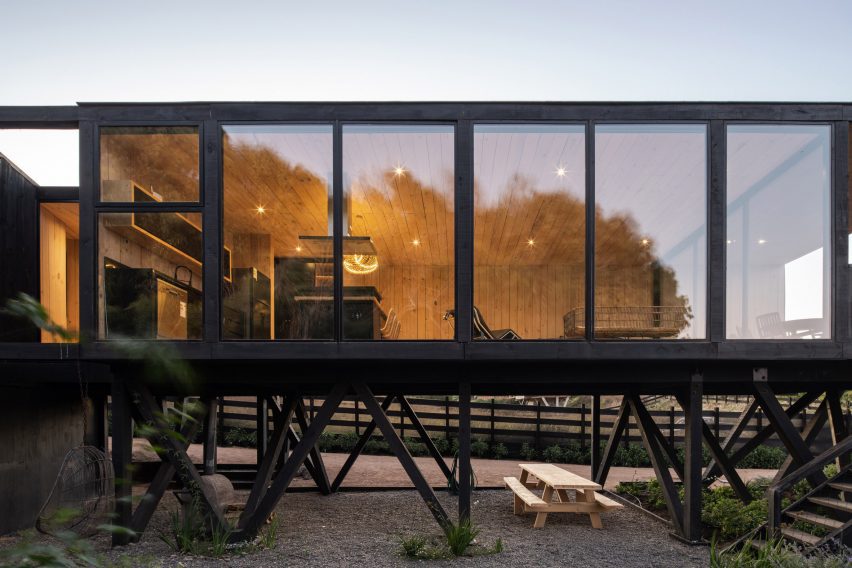 Pratt House by ERRE Arquitectos