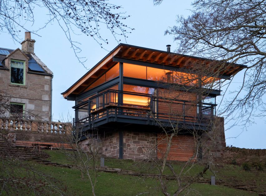 Exterior of Rescobie Pavilion by Kris Grant Architect