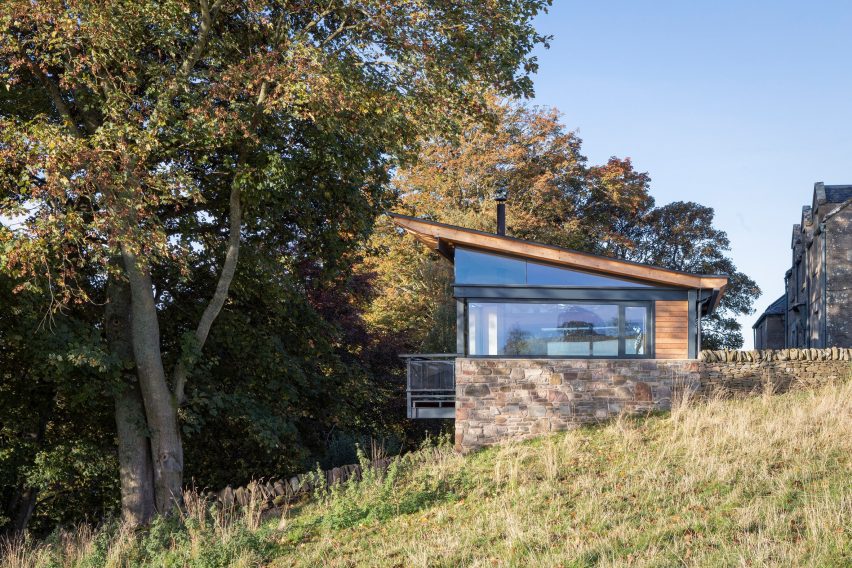Exterior of Rescobie Pavilion by Kris Grant Architect