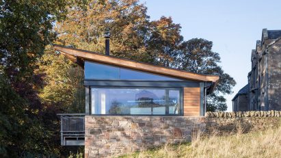 Exterior of Rescobie Pavilion by Kris Grant Architect