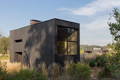 Standalone art studio by Robert Hutchinson Architecture and JSa