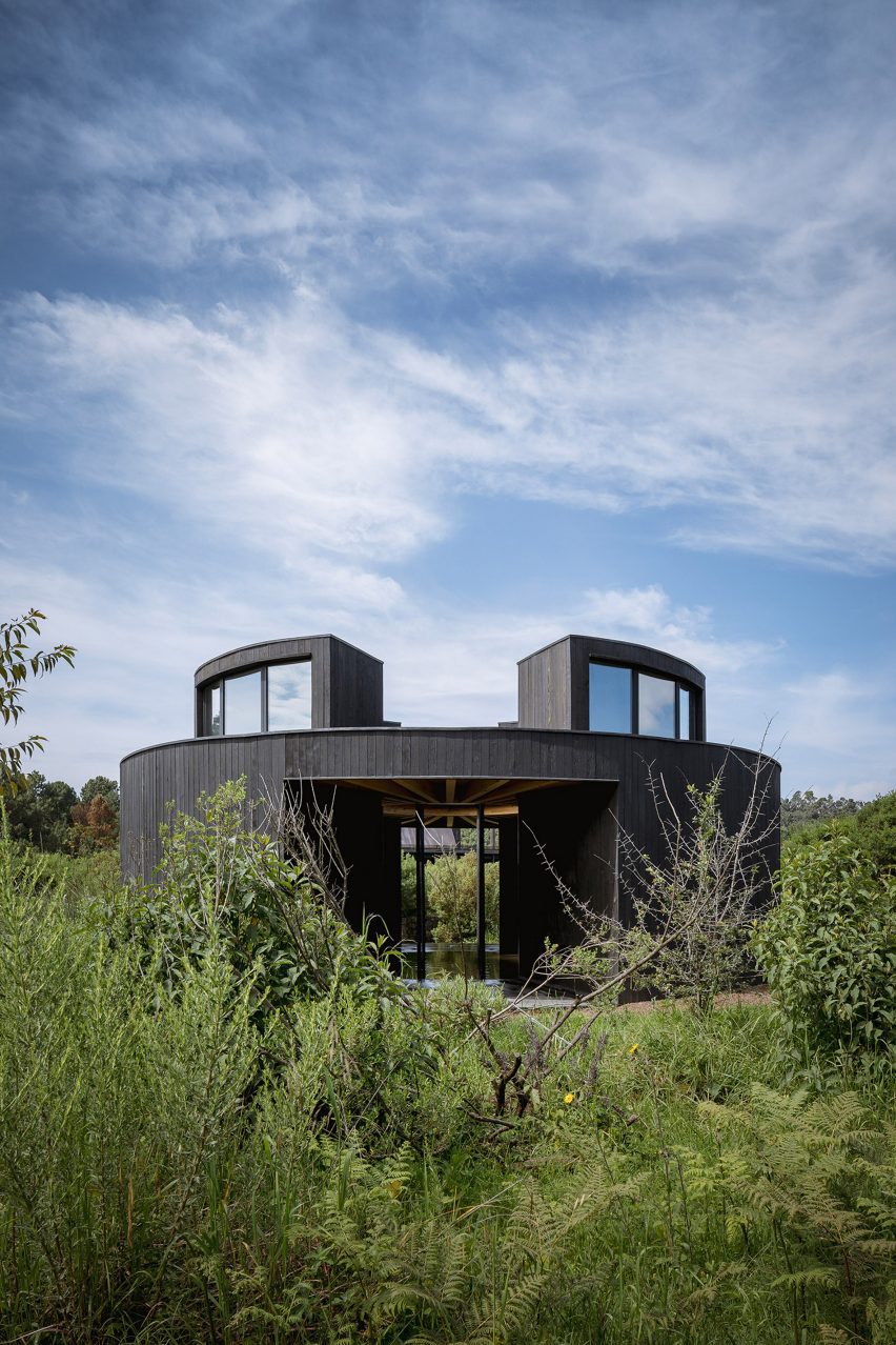 Rain Harvest Home Robert Hutchison Architecture and Javier Sanchez Arquitectos