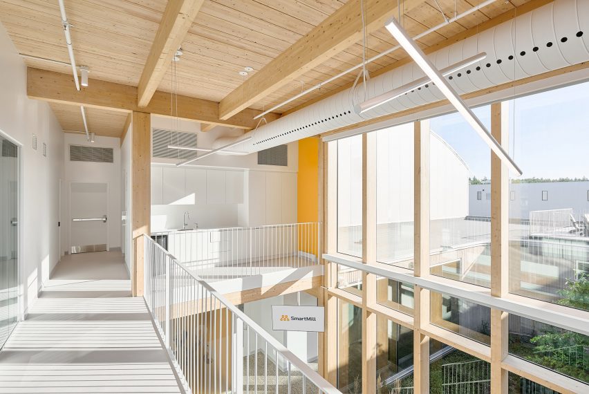 Factory and office by Atelier Guy