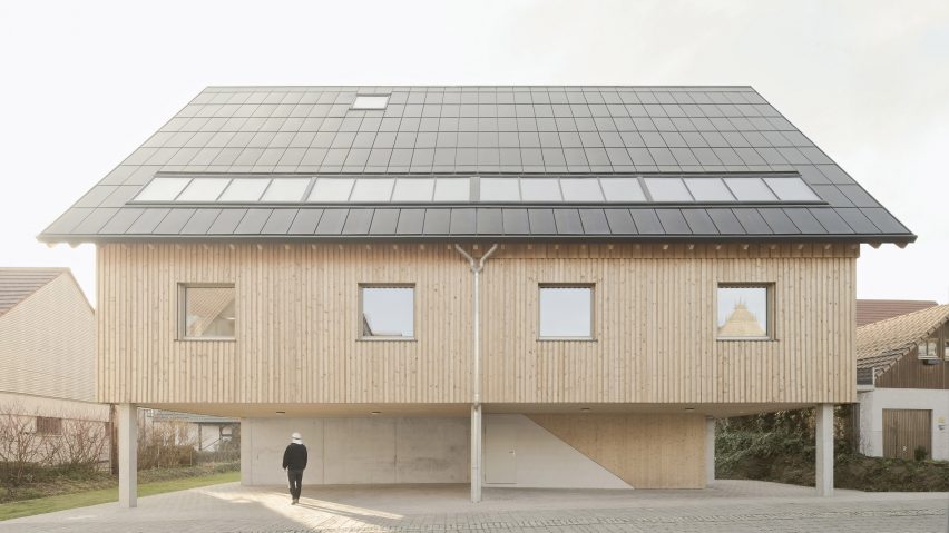 Straw Bale House by Atelier Kaiser Shen