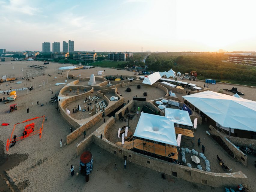 "Dissolving" maze-like performance space by Ma Yansong for Aranya Theater Festival