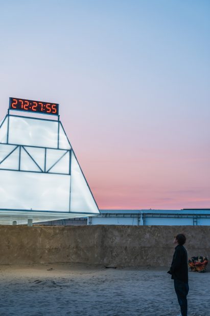 Clock in Ma Yansong arts venue