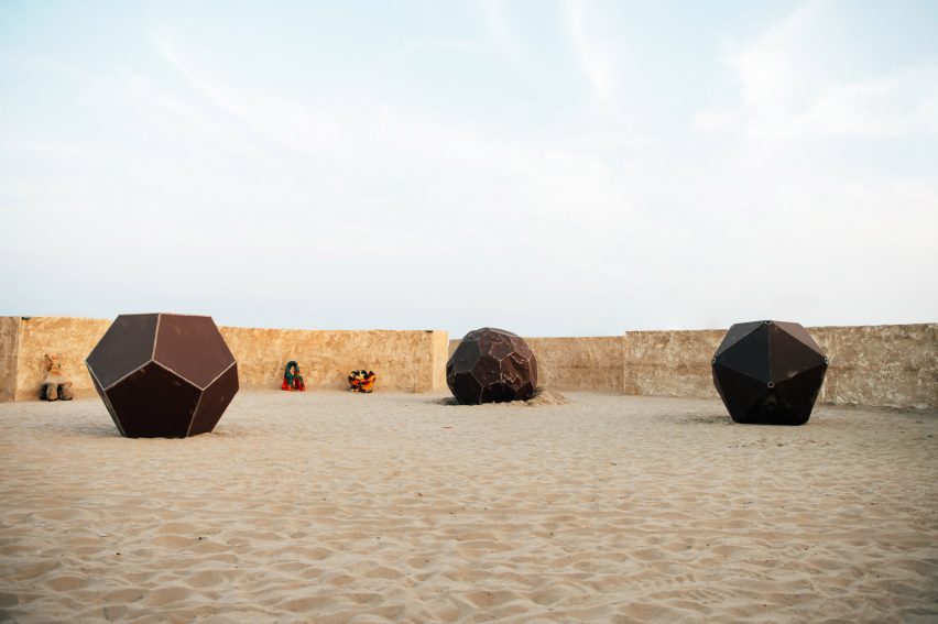 "Dissolving" maze-like performance space by Ma Yansong for Aranya Theater Festival