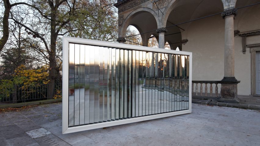 Mirrored installation
