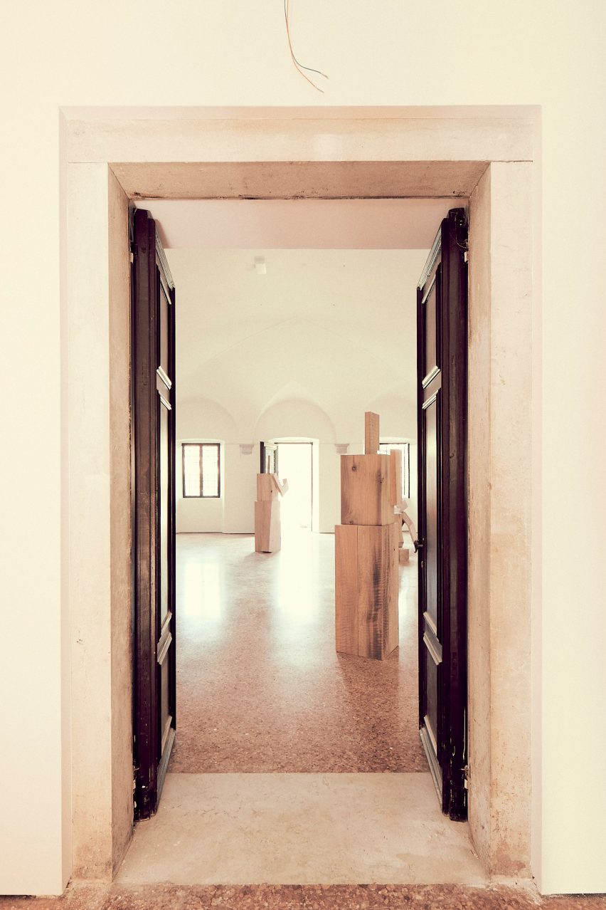 Álvaro Siza creates figures for Holy See pavilion at Venice Architecture Biennale