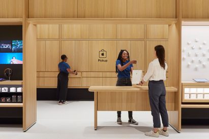 Pick up space in Apple Store