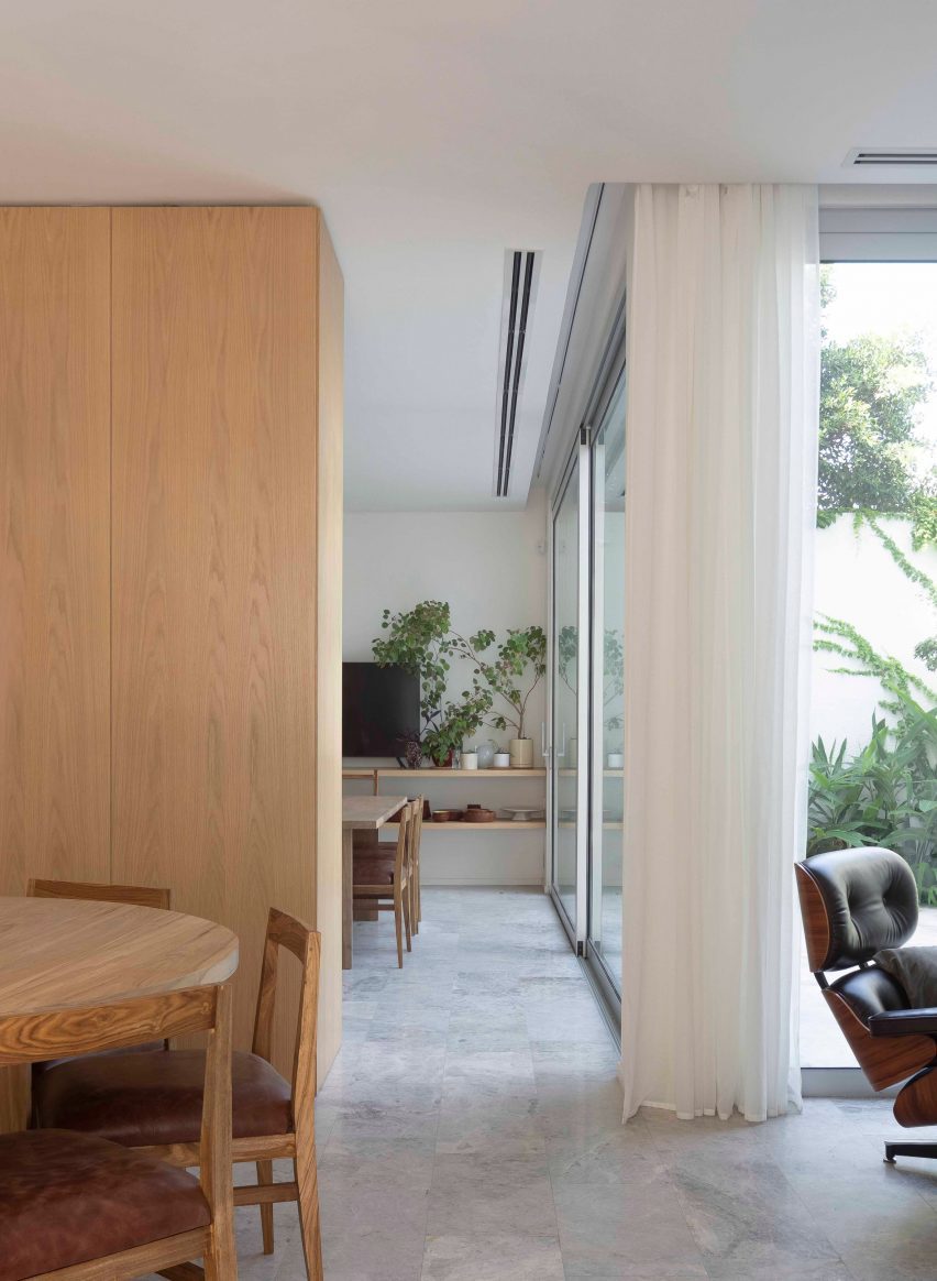 Casa Vedia by BHY Arquitectos