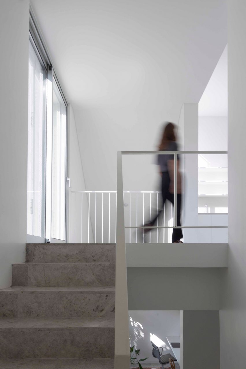 Casa Vedia by BHY Arquitectos