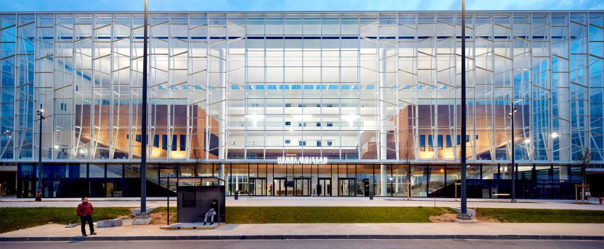 Exterior of Biology-Pharmacy-Chemistry Research and Education Complex by Bernard Tschumi