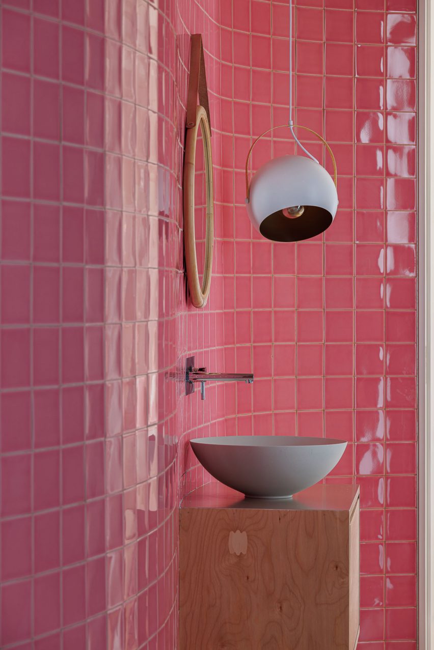Interior of Casa Pátios de Pétalas by Sandra Micaela Casinha Atelier