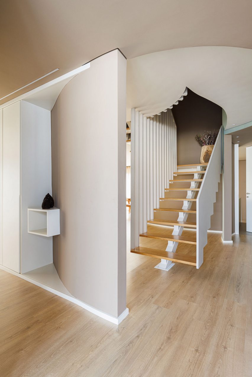 Interior of Casa Pátios de Pétalas by Sandra Micaela Casinha Atelier