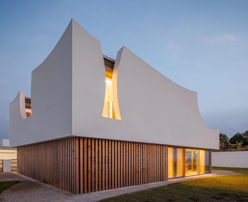 Exterior of Casa Pátios de Pétalas by Sandra Micaela Casinha Atelier