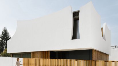 Exterior of Casa Pátios de Pétalas by Sandra Micaela Casinha Atelier