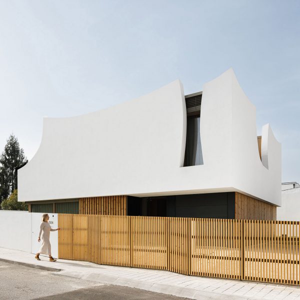 Exterior of Casa Pátios de Pétalas by Sandra Micaela Casinha Atelier