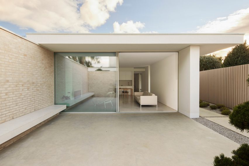 Exterior of Case House by Ström Architects