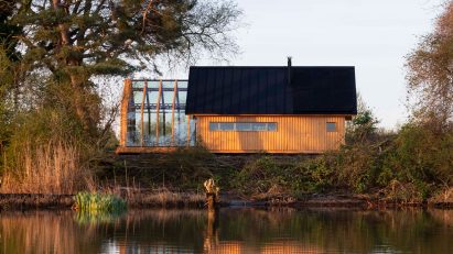 Video reveals reconfigurable cabin in Dutch national park