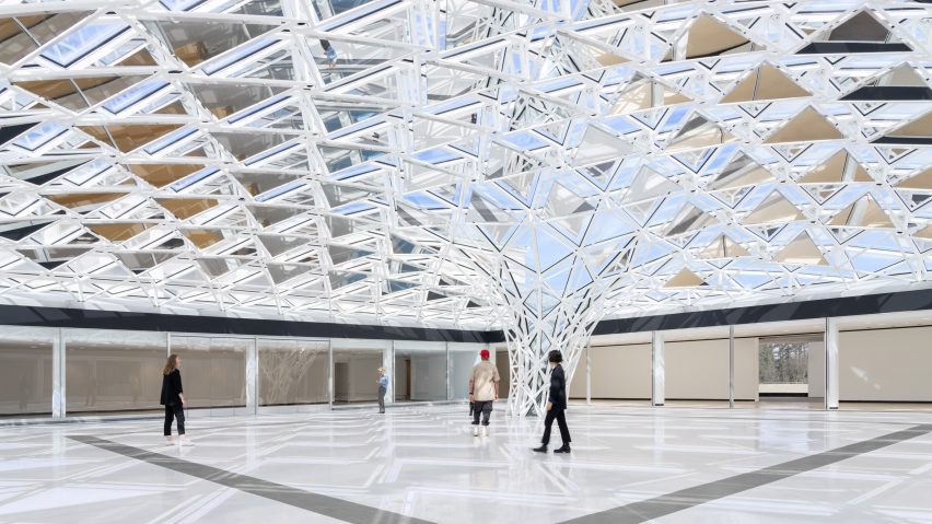 Glass canopy at Buffalo AKG Art Museum