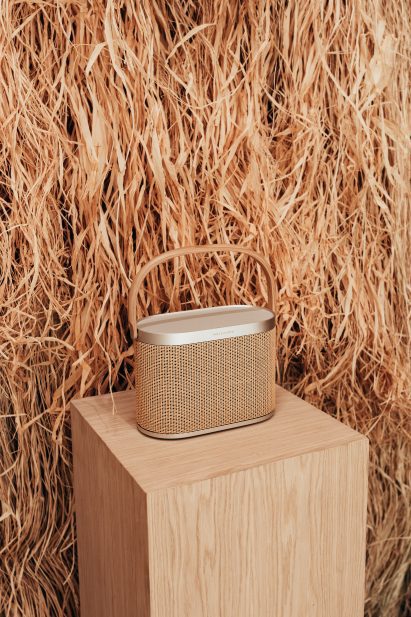 Raffia speaker by GamFratesi