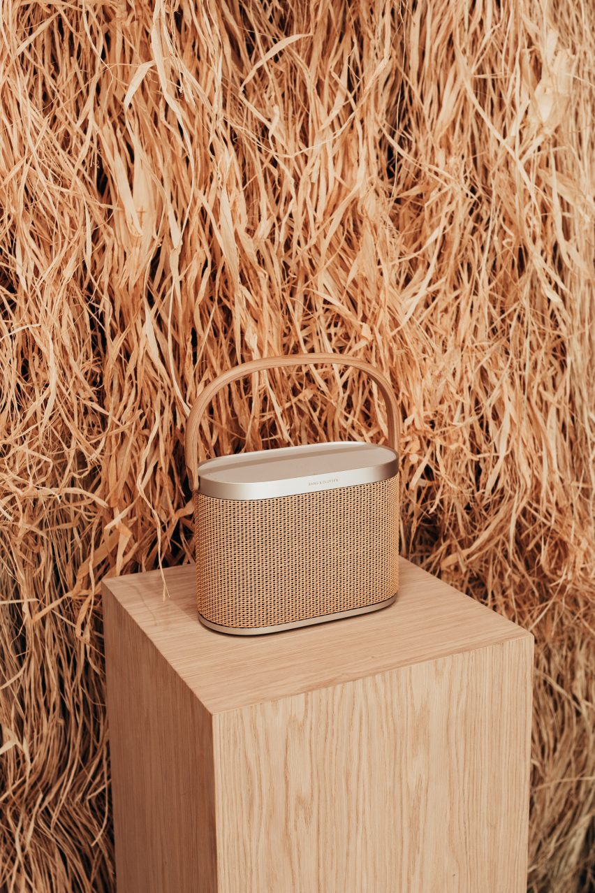 Raffia speaker by GamFratesi